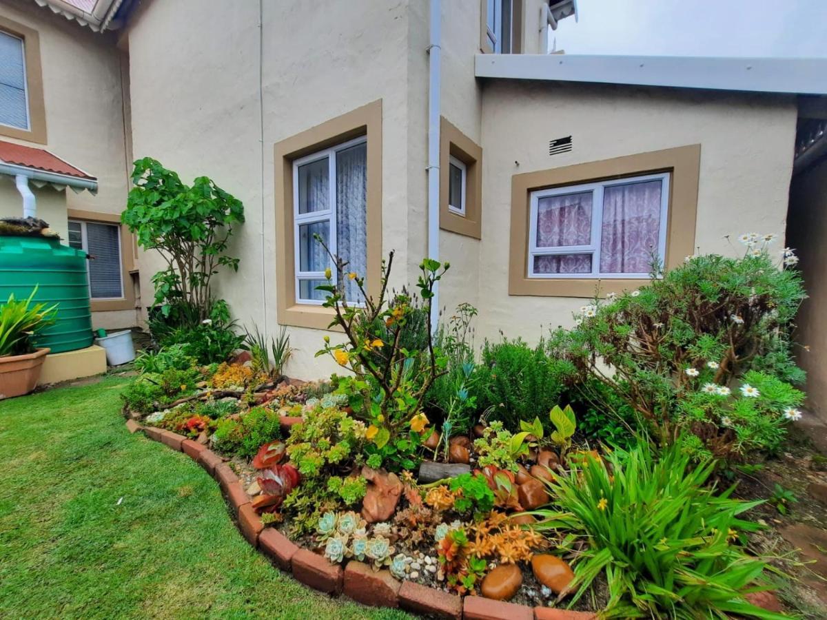The Ark Guesthouse At Marina Martinique Jeffreys Bay Kültér fotó